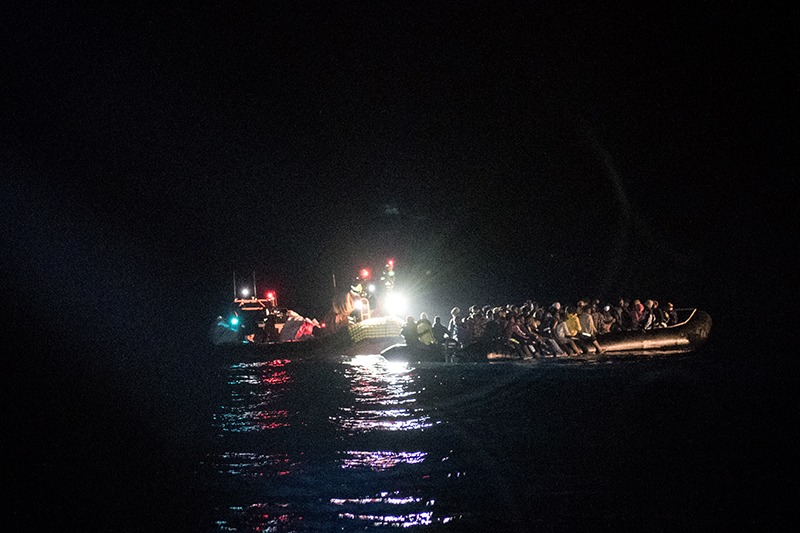 Last night, #OceanViking evacuated 113 people from a black overcrowded rubber boat in pitch dark. Among the survivors now taken care of by @SOSMedIntl and @ifrc : 23 women, some are pregnant, around 30 unaccompanied minors and 3 babies with the youngest being only 3 weeks old.