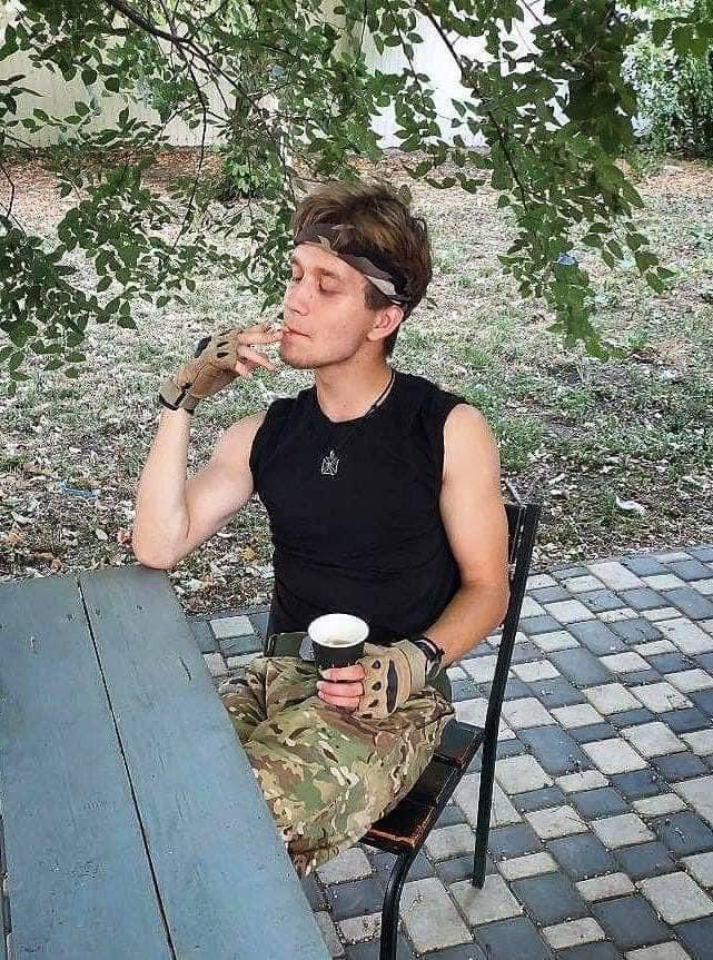 ismetyukcell's tweet photo. Ukrayna sınırından Rusya’ya sızıp, askeri birimleri ve havaalanlarını patlatıp, tekrar Ukrayna’ya dönen 4 Ukraynalı kahraman! 

Yuriy Horovets (34)
Maksim Mihaylov (32)
Taras Karpyuk (38)
Bogdan Lyagov (19) 

Maalesef görev dönüşü, mayınlı bölgeden geçerken öldüler
#SlavaUkraini https://t.co/GBzUlD63jJ