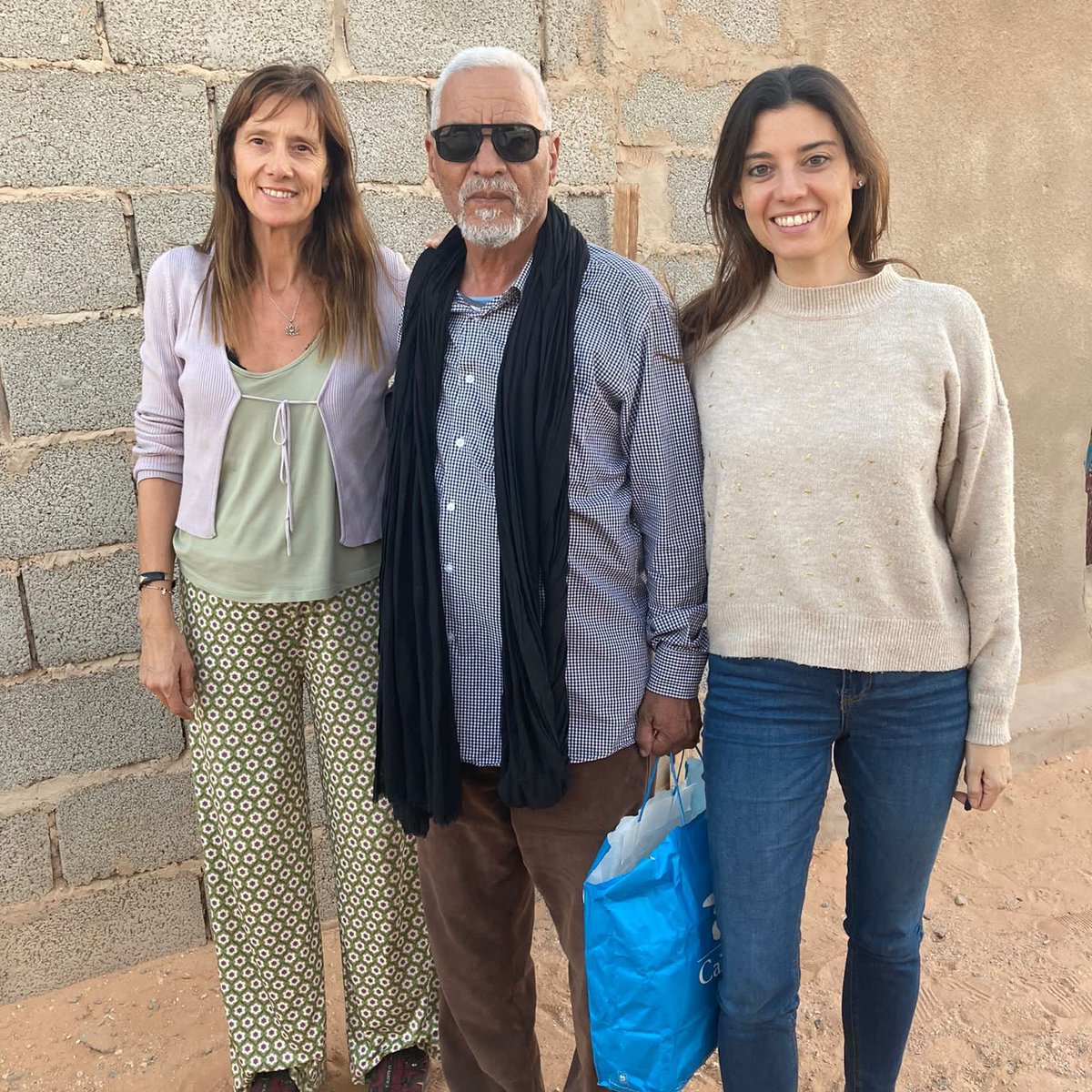 La Dra. Queralt Ferrer i la Dra. Paola Dolader, cardiòlogues pediàtriques de <a href="/vallhebron/">Vall d'Hebron</a>, viatgen al #SàharaOccidental per visitar infants amb #cardiopatia. Aquest viatge forma part del projecte Cors Valents de la Fundació CorAvant i l’Hospital ➡️bit.ly/3GlQfrk