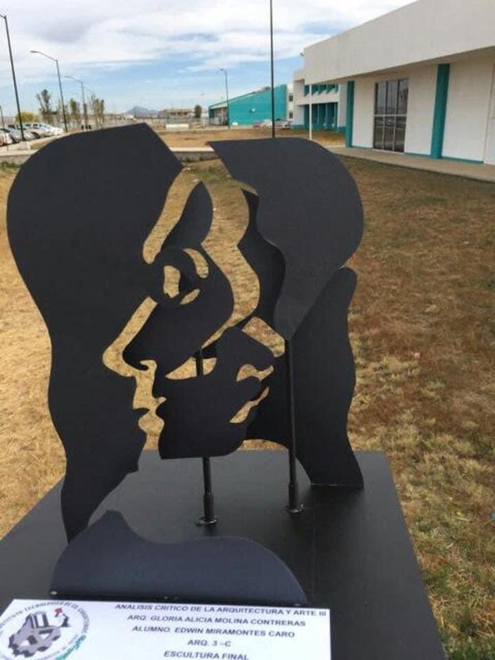 quibelog's tweet photo. En 2018, Edwin Miramontes, étudiant en architecture à Chihuahua a eu l’idée touchante de faire une étude en volume de mon #closedesign pour un devoir. Le résultat, original et particulièrement réussi, lui a valu une excellente note. #Ilovemylife https://t.co/gIIZ8lDyEn