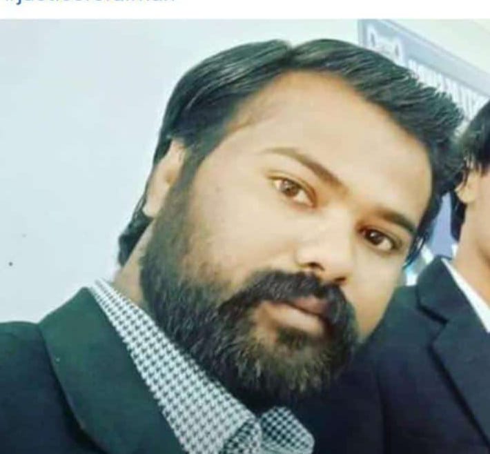 SumeraJabeen13's tweet photo. Main kis k hath me apna lahoo talash krun 💔💔 https://t.co/yKMEHMct6O