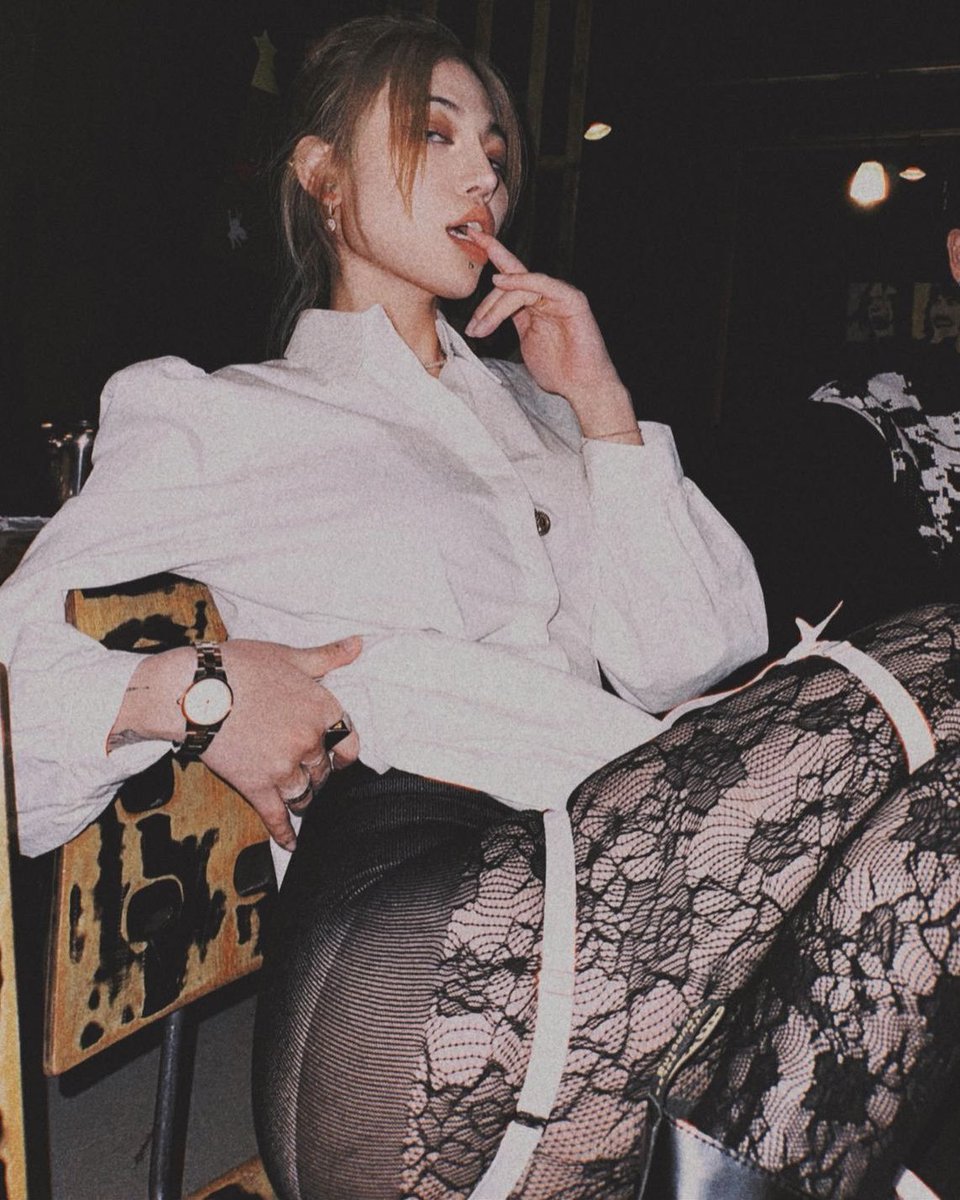 brknlvvr's tweet image. i'm the only thing you need to focus on.