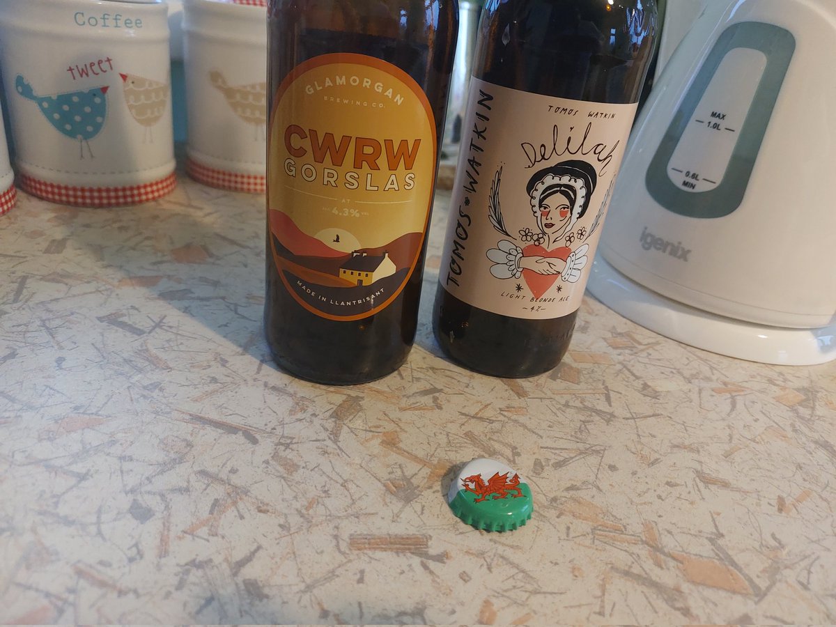 Had these two beers as part of a Christmas present. <a href="/GlamBrewingCo/">Glamorgan Brewing Co</a> and <a href="/tomos_watkin/">Tomos Watkin Brewery</a> . Very nice Welsh beers!