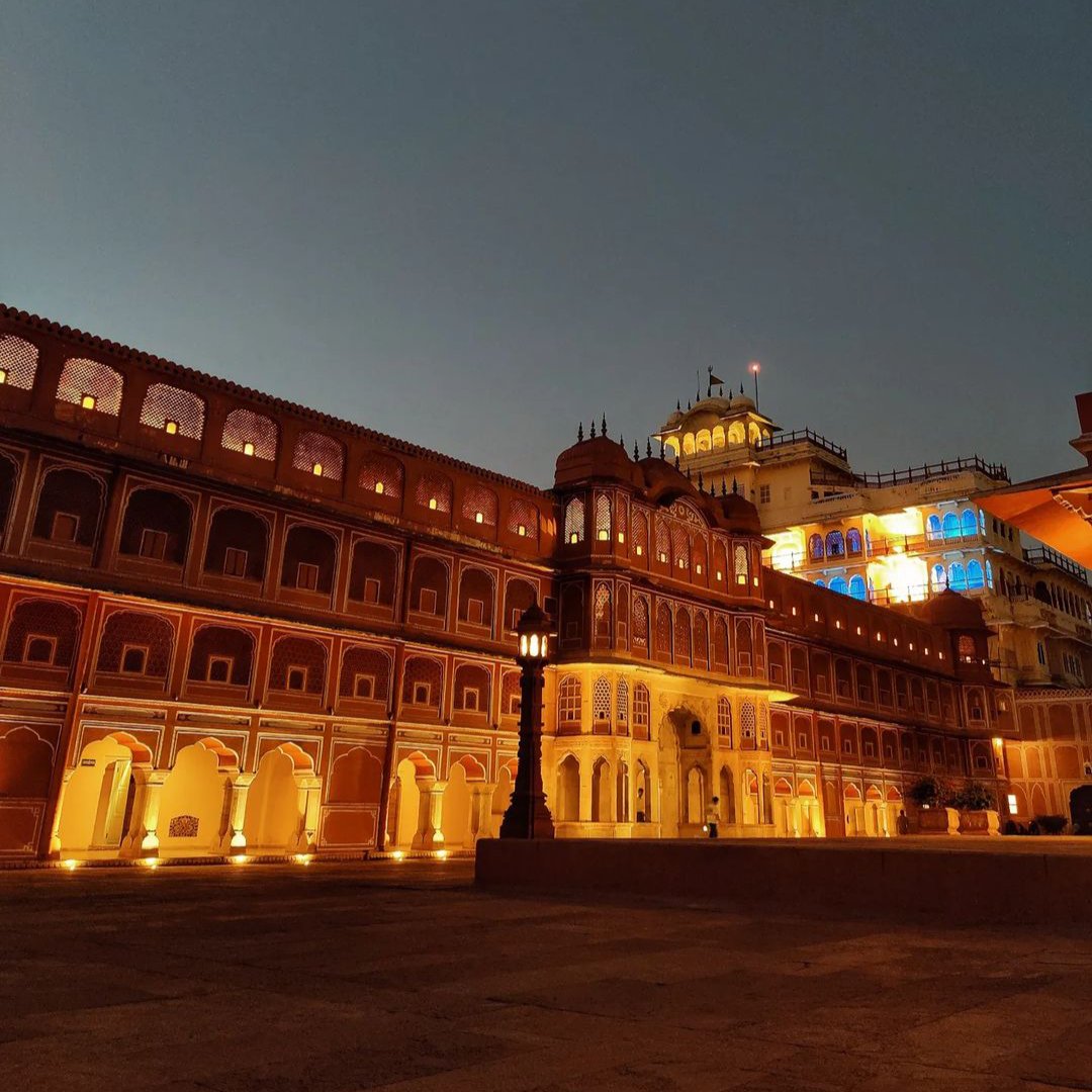 JprCityPalace's tweet photo. As the evening shadows lengthen, the beauty of #TheCityPalaceJaipur becomes even more surreal π«
#MustSee
π· Pawan Gantyala
#CityPalaceJaipur #TheJaipurCityPalace #MustSee #ThingsToDoInJaipur #PlacesToSeeInJaipur #EveningAtThePalace #LitUp https://t.co/z5LU5tyWH8