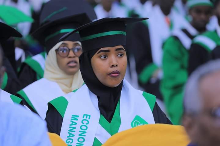 DHUSomalia's tweet photo. Qaar ka mid ah sawiradda ardada qalinjeyaasha xafladda qalinjebinta dufcadda 7aad

#DARULHIKMAHUNIVERSITY-DHU
#SANADGUURADDA-7AAD https://t.co/blZGHUXjUy