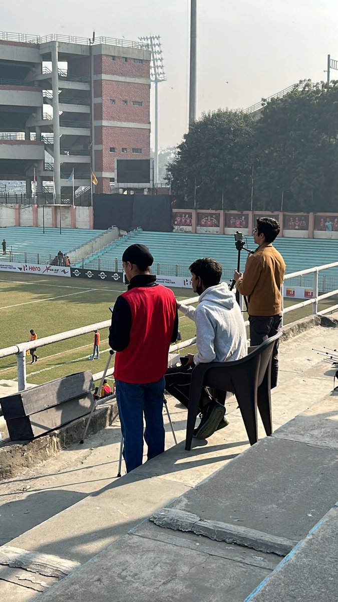 VoiceofIndianF1's tweet photo. . @FootballDelhi is streaming the #SantoshTrophy match between Delhi &amp; Gujarat using a mobile phone. 😶

📍Ambedkar stadium, Delhi

#IndianFootball https://t.co/obnE21tYIi