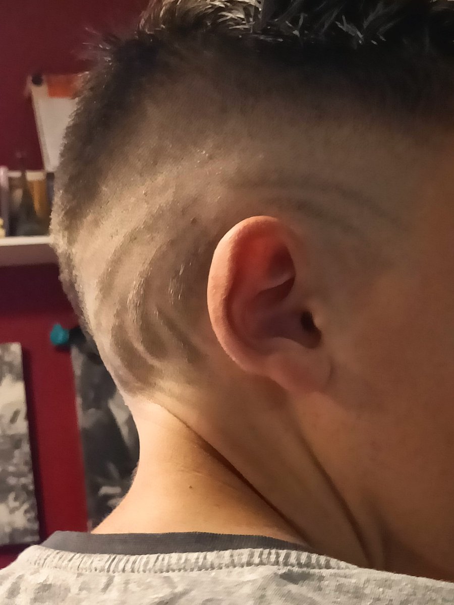 labarberiadeca1's tweet photo. #cortesdepelo #barbershopconnect #barberias #barber #caballeros https://t.co/SGD6N4PScT
