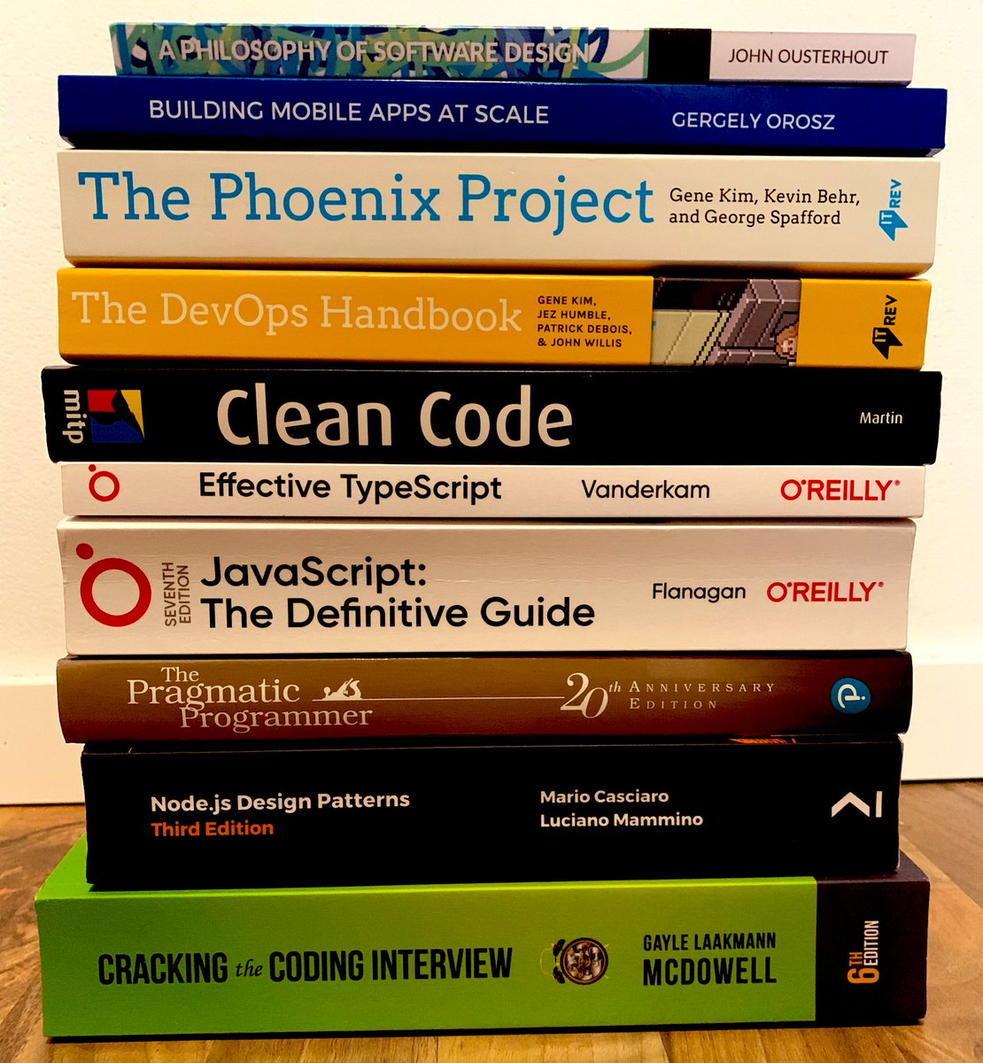 simonholdorf's tweet image. A selection of books from my shelf that helped me a lot in leveling up my career in tech 🔥