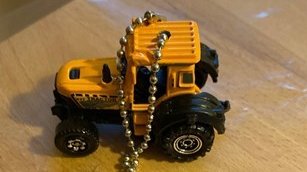 Geo_Minz's tweet photo. New picture for #TBXKK2 - Minz TB - Traktor orange from @tellerings63 🇩🇪 thanks. Link to the TB https://t.co/FWDsONOTCQ #geocaching #geocacher #trackable #diecast https://t.co/TelC0r5fAk