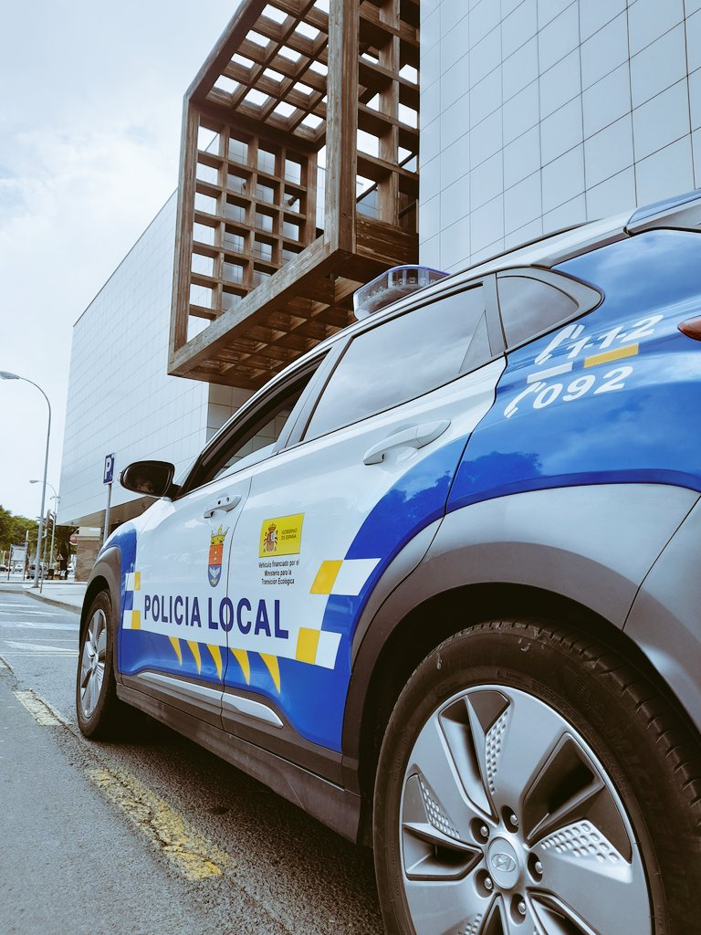 Pldearrecife's tweet photo. #SALVANDOVIDAS #PREVENCIÓN
👮♂️👮♀️ Durante esta festividad, se han #INVESTIGADO a dieciséis conductores por conductas imprudentes en materia de #Seguridad #Vial.
🙍🏻♂️🙎🏽♀️Tasas de alcohol con influencia en la conducción y circular sin permiso de conducir.
#JRSD #DCSV #JUZGADOS https://t.co/FAV4n6wxVE