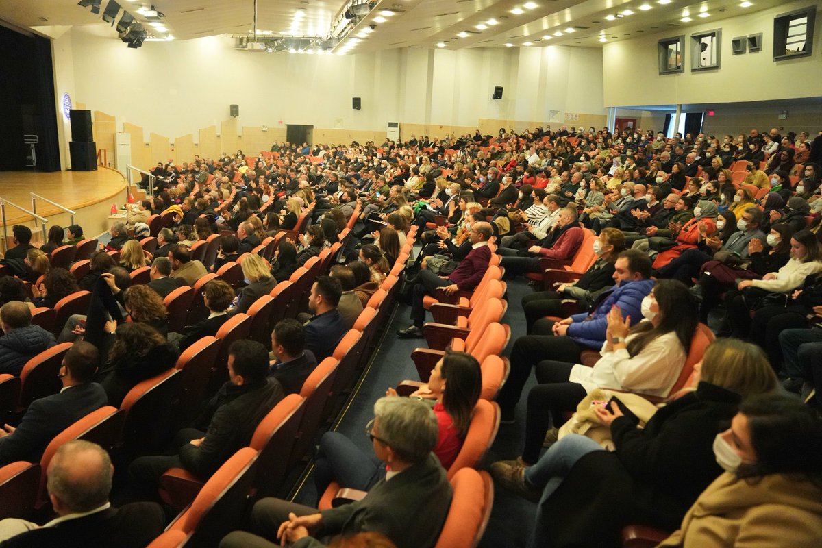 UniversiteEge's tweet photo. Rektörümüz @ProfNecdetBudak , her yıl geleneksel olarak gerçekleştirdiği  "2022 Yılı Değerlendirme ve Geleceğe Yönelik Vizyon Sunumu" toplantısını gerçekleştirdi. https://t.co/tRDjarxiBo