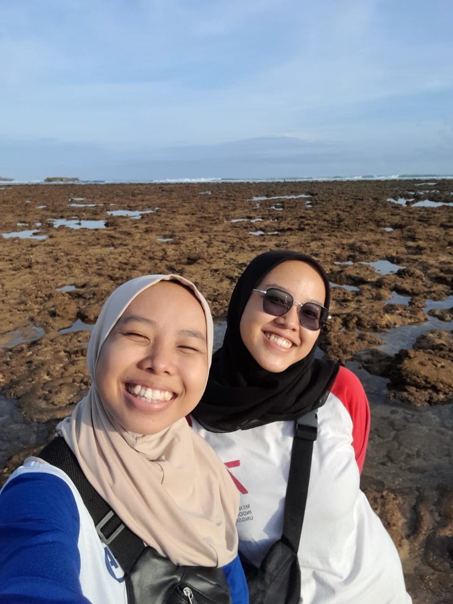 ningrumajaa_'s tweet photo. @Askrlfess Pantai yg lagi surut ombaknya😅 https://t.co/DFkjtZ8mUE