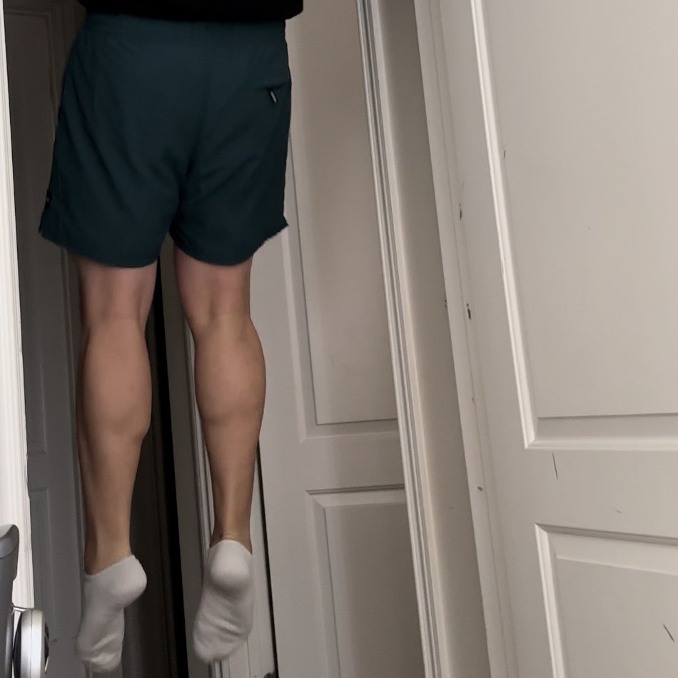 MOCAkyle's tweet image. Almost 9 months deep. Now to cut down from 217 to 180 by the 1 year mark.