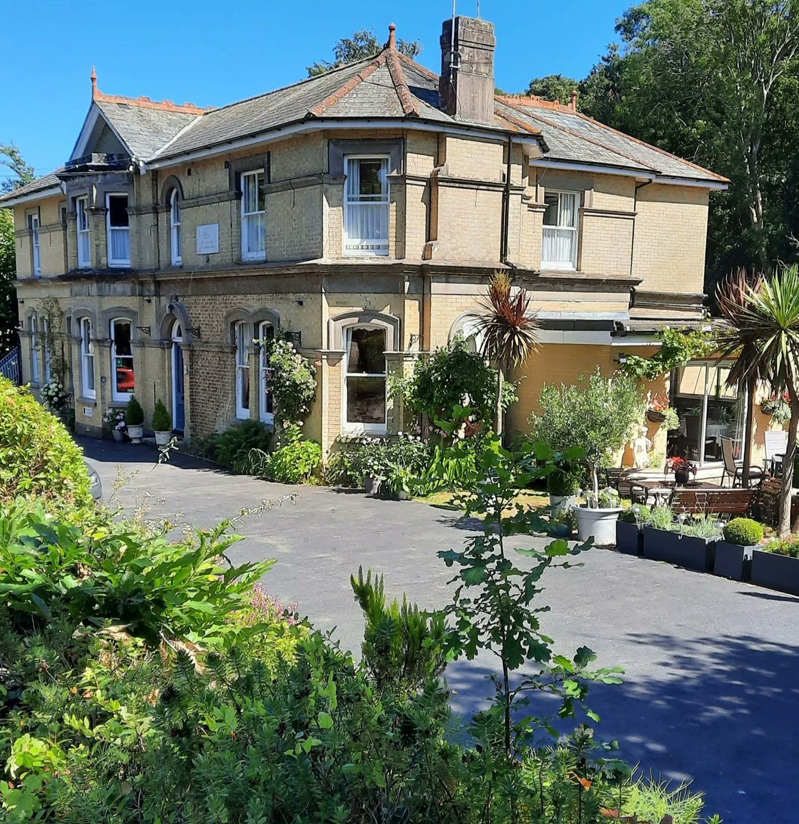 TheBBDirectory's tweet photo. β€οΈ "We had a most delightful stay. Wonderful hospitality & the breakfasts - wow! All in all 10/10 for our wonderful break on the Isle of Wight." β€οΈ
https://t.co/UY4bxyvycL
#BandB #GuestReview #AdultOnly #EnSuiteRooms #LicensedBar #Attractions #Coast #Shanklin #IsleOfWight https://t.co/F6mcbO3lXJ