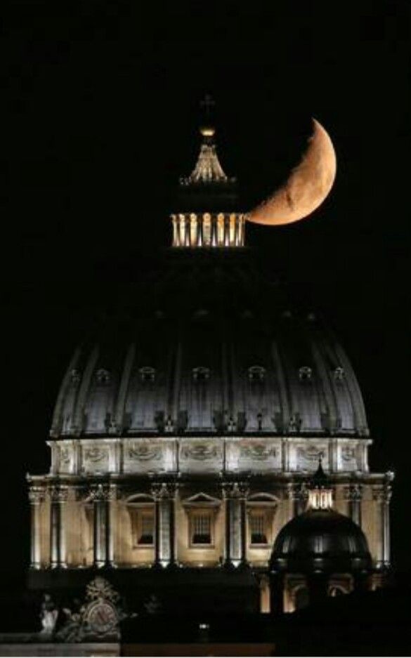 Ridho_oik_Pasom's tweet image. Melayang tak menyentuh buminya ridhobejoutama.blogspot.com/2022/12/melaya… #rembulan #bulan #melayang #bumi #gunung