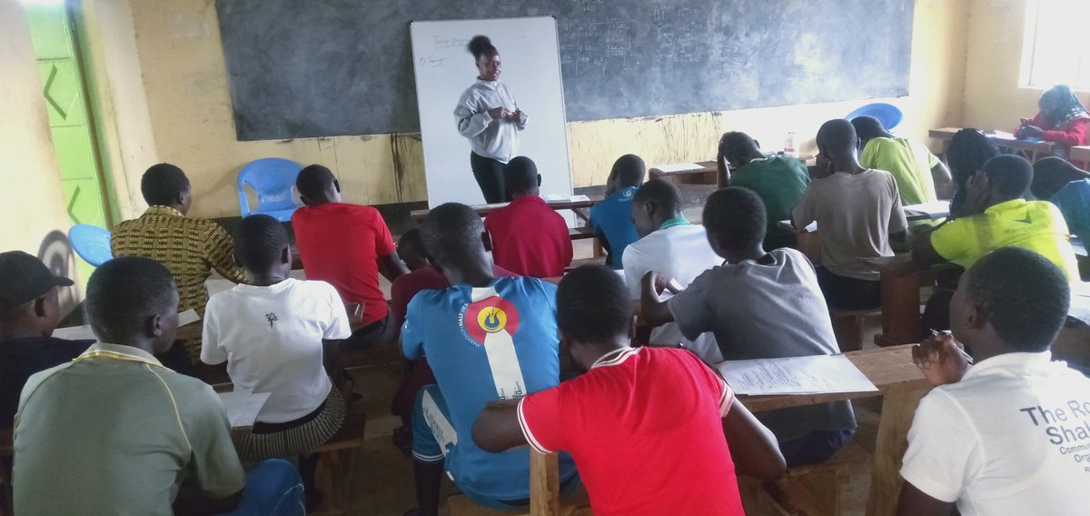 JohnHarrizon's tweet image. "Teens are getting the message that teen pregnancy is a one-way ticket, not just to a dream deferred, but to the ending of a dream" This is a powerful statement from @Odhiamboalice2 during @TRockshalom #endtripplethreat adolescents training. I am humbled to work with...