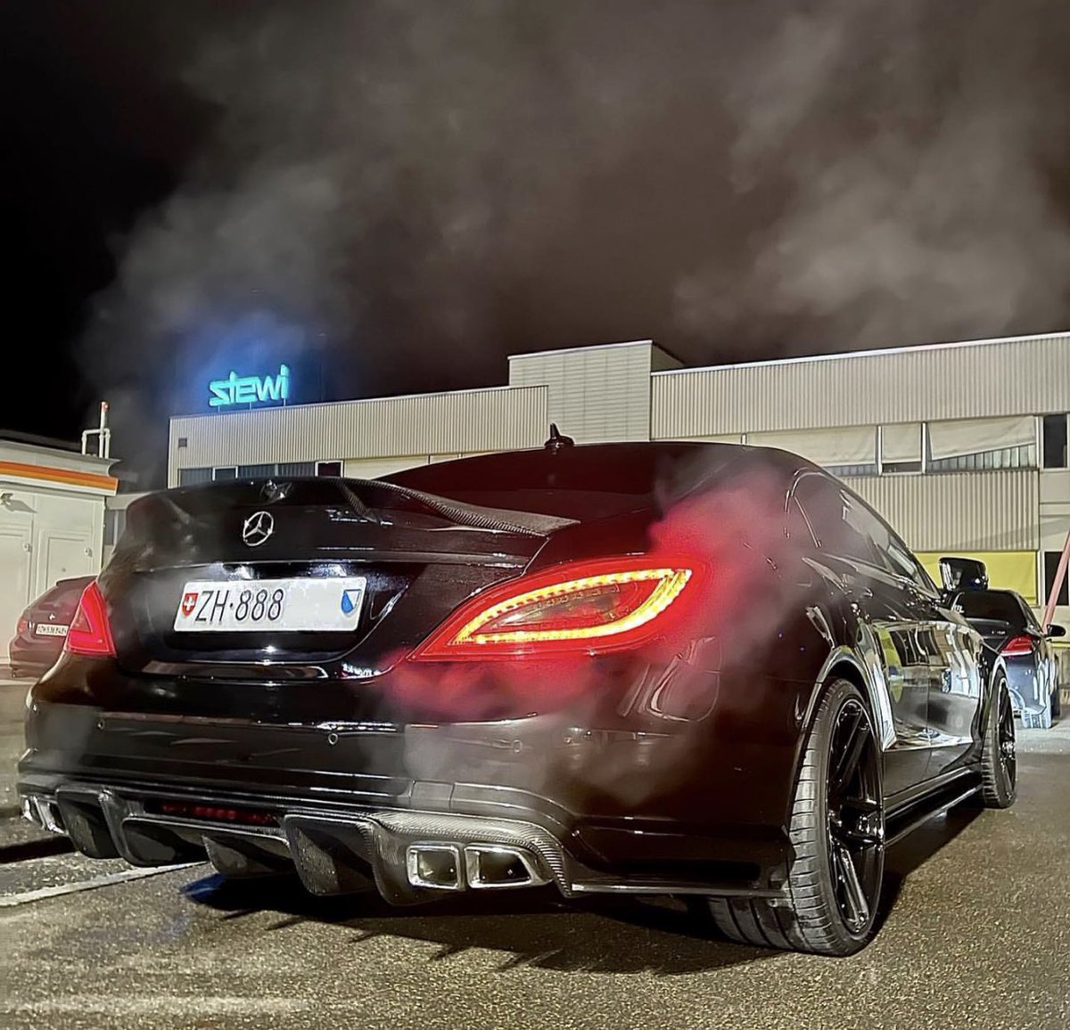 Car Pxrn tweet media