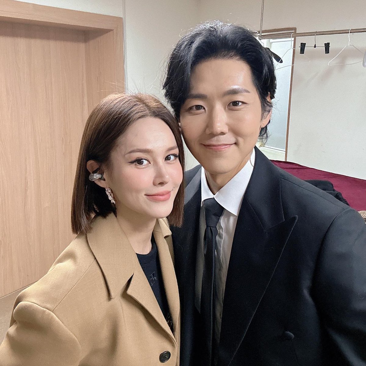 YourKaiInfo_bot's tweet photo. #로맨틱파트너스콘서트
오늘은 충북 괴산에서
카이님과 함께🎤
#아이비 #카이 #creativei
https://t.co/Lul1KSrpqs https://t.co/0yxTxtYOu8
