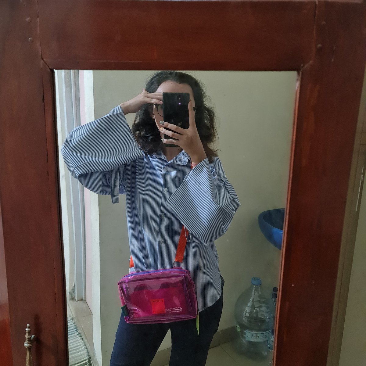 leodecapriooo's tweet photo. Baru pulang kerja liat di depan kos ada paket, pas dibuka ternyata dari @17CARATS_INA x @NIION_ID 
Thank you so much for the bag. It's cuteeeee😭💖 

D-1 Be The Sun Additional Show in JKT, i'm #ReadyForConWithNIION 💖💖 https://t.co/wxlPB55pzH