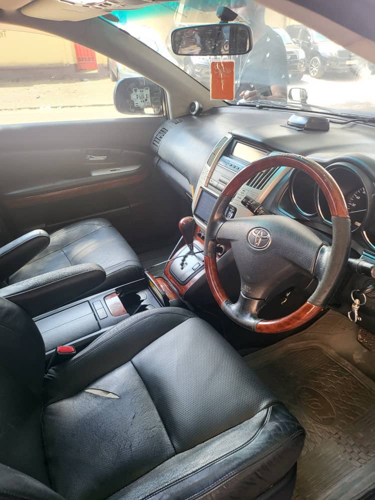 Servic1Car's tweet photo. Harrier avec plaque BJ 
Toit panoramique
Climatisation impeccable
Essence automatique
4 cylindre
Prix 10000$ légèrement discutable
Happycarservice 🚗🚘 https://t.co/YIlW23CLez