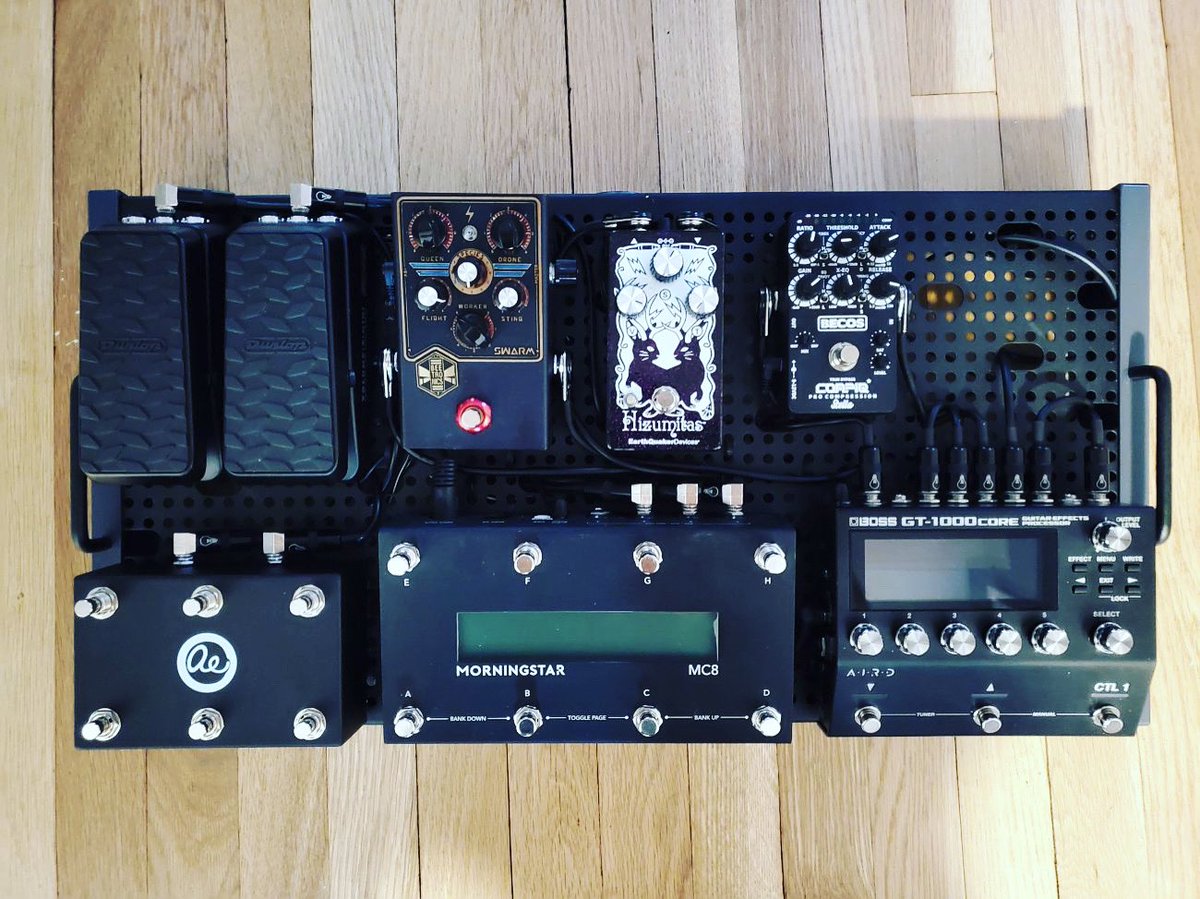Another neat #pedalboard featuring the CompIQ Stella Pro Compressor 💫 Shared by a user on #thegearpage forum ⚙️

Thank you for using it ❤️

#becosfx #compiqstella #becosstella #becoscomp #guitarcompressor #basscompressor #compressorpedal #vcacompressor #guitarpedals #geartalk
