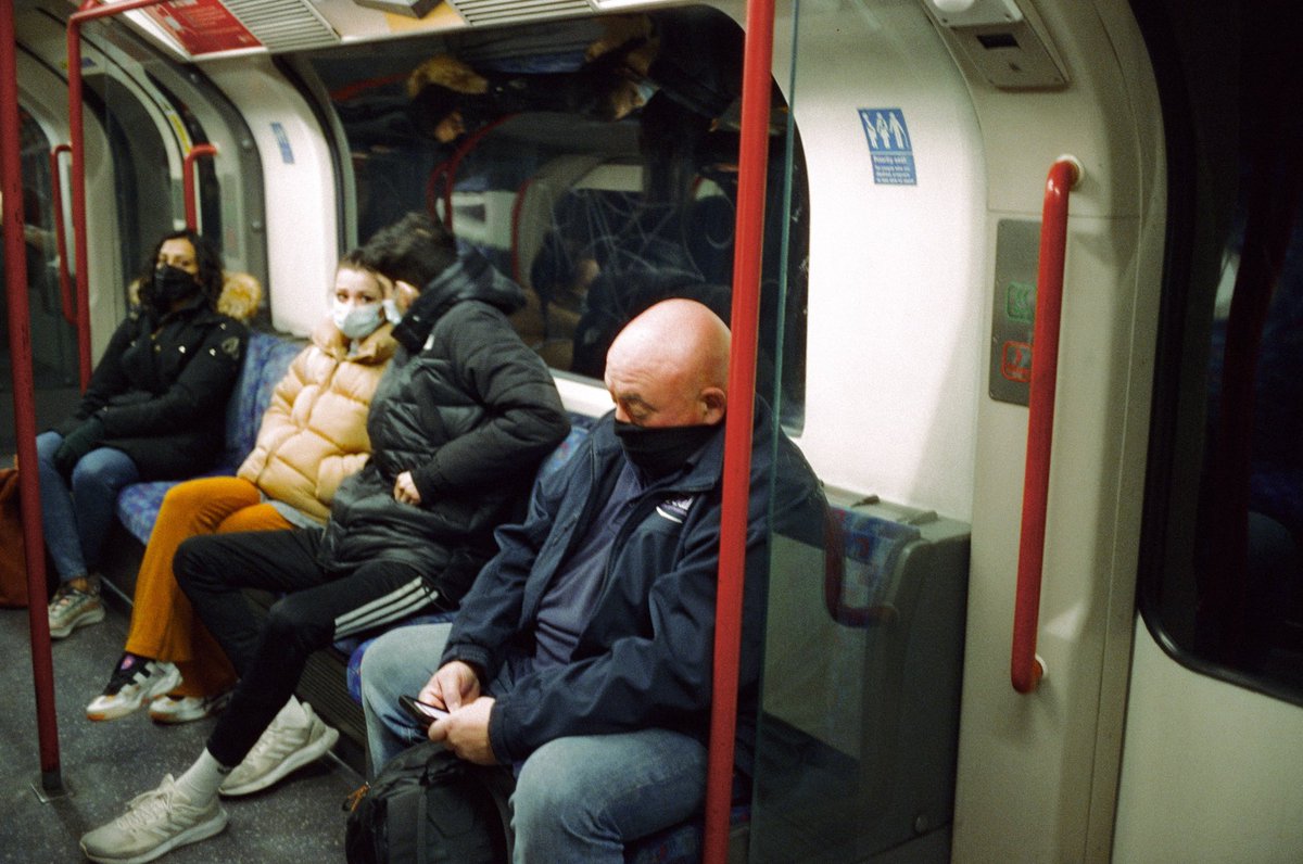 nimblewit_'s tweet photo. TfL shot on film. 

#cinestill800t #london #tfl #londonunderground #35mm #35mmfilm #konicahexaraf #filmphotography #shootfilm #cinestill https://t.co/XvLFyC49mq