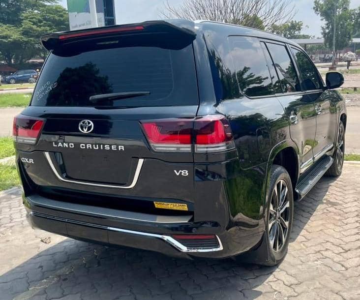 Servic1Car's tweet photo. Toyota Land cruiser GXR modifier 2022
Kilométrage 17000
Climatisation impeccable
Essence automatique
Volant normal
8cylindre 
Prix 58000 légèrement discutable
Happycarservice 🚗🚘 https://t.co/wGG2EsjpI7