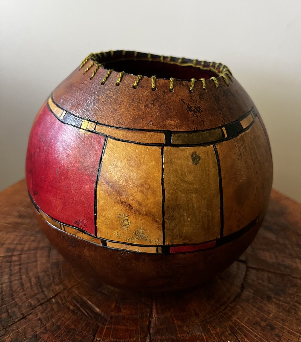 OCAGnc's tweet photo. CK1037 by Catherine Kramer. See this and more at the #ocagnc Holiday show at the Orange County Arts Commission &amp; Eno Arts Mill Eno Mill Gallery, open Dec 2-28 #gourd #gourdvessel #fiber #ncartshttps://artsorange.org/enomill/monthly-mill-openings/ https://t.co/4p7lcnO0qb