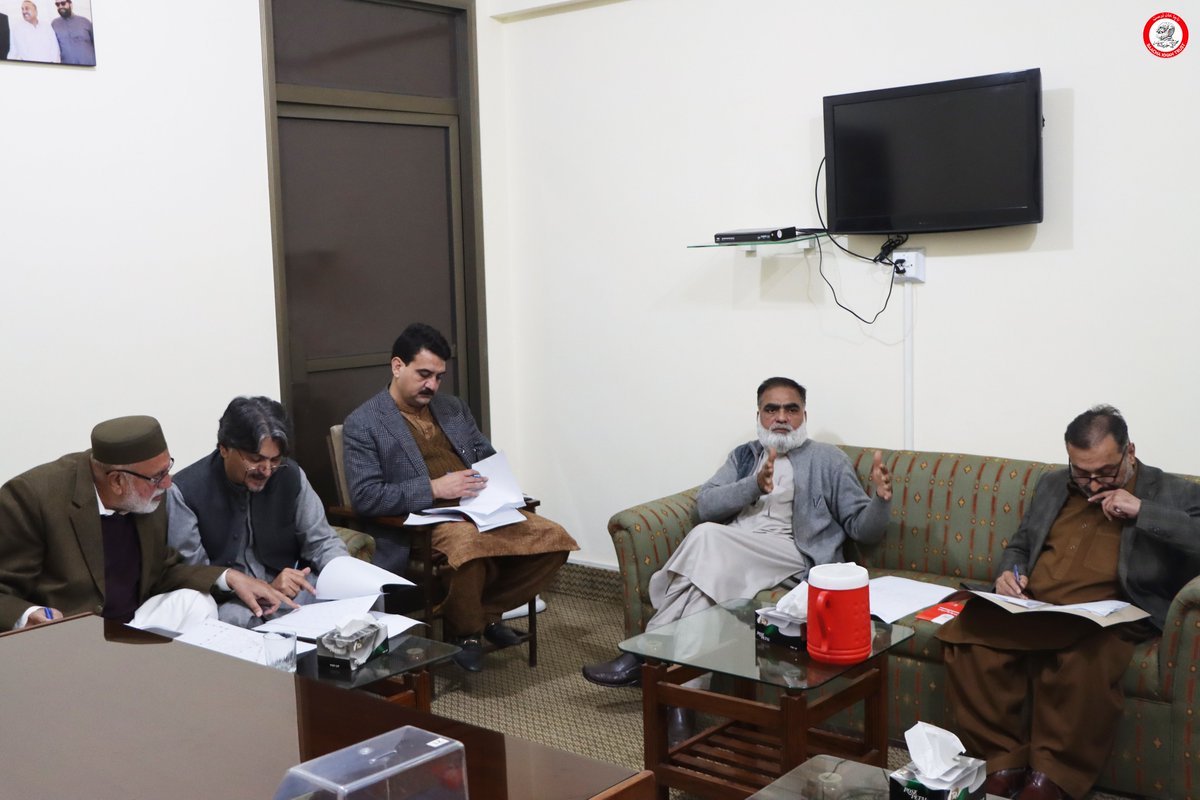 BKT_EF's tweet photo. اجلاس میں باچا خان ٹرسٹ ایجوکیشنل فاؤنڈیشن کے منیجنگ ڈائریکٹر ساجد اقبال داویزئی، ڈائریکٹر ایچ آر اینڈ آپریشنز سلطان محمد، آرکیٹیکٹ یونس خان، انجینئر اعجاز یوسفزئی، صدر انجمن باچا خان سکول چارسدہ میاں محمد عاطف، ایڈمنسٹریٹر باچا خان مرکز اکبر درانی اور دیگر شریک ہوئے۔ 
#BKTEF https://t.co/Ub3rgxp7k7