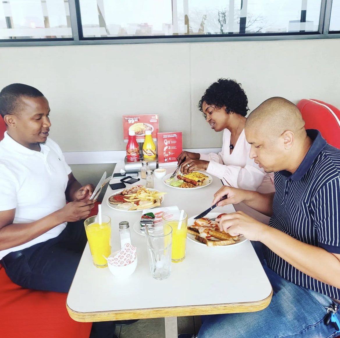 RozwidivhaK's tweet photo. @wimpy_sa #StopFillUpWin https://t.co/XaaiBqGxq4