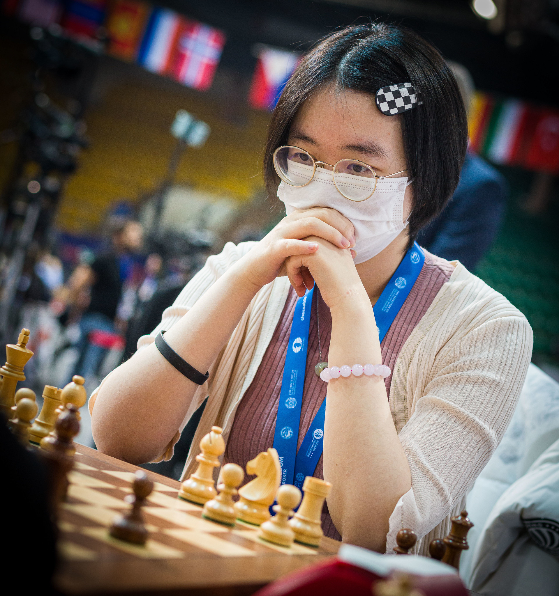 Women's Candidates: Wins for Gunina and Tan Zhongyi