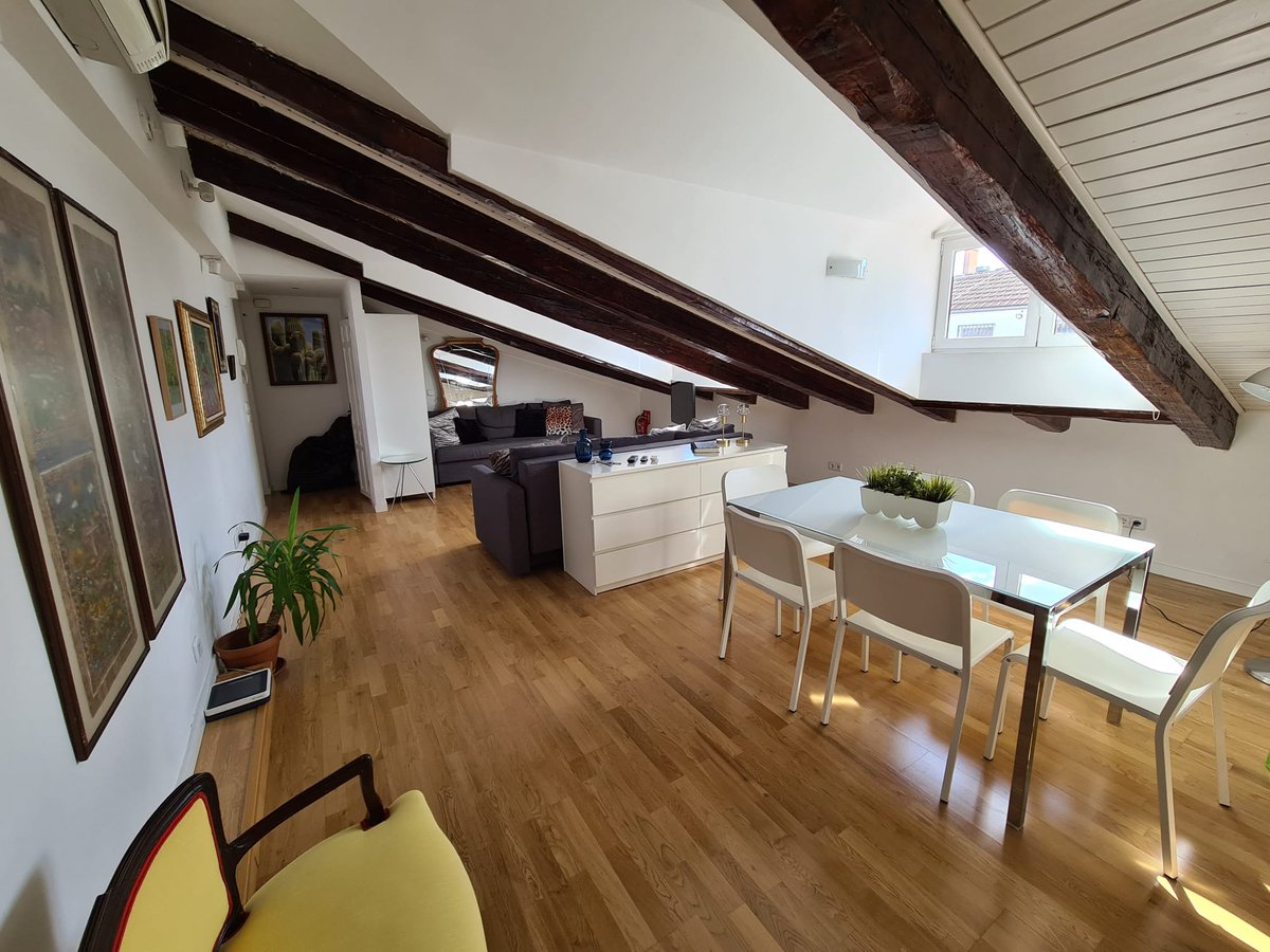 RefHonrados's tweet image. La luz natural como protagonista absoluto en la reforma de este espectacular ático en la puerta del Sol.

#proyectosol #reformaatico #aticosol #interiorismo
#interiordesign #interiorismomadrid #reformasmadrid