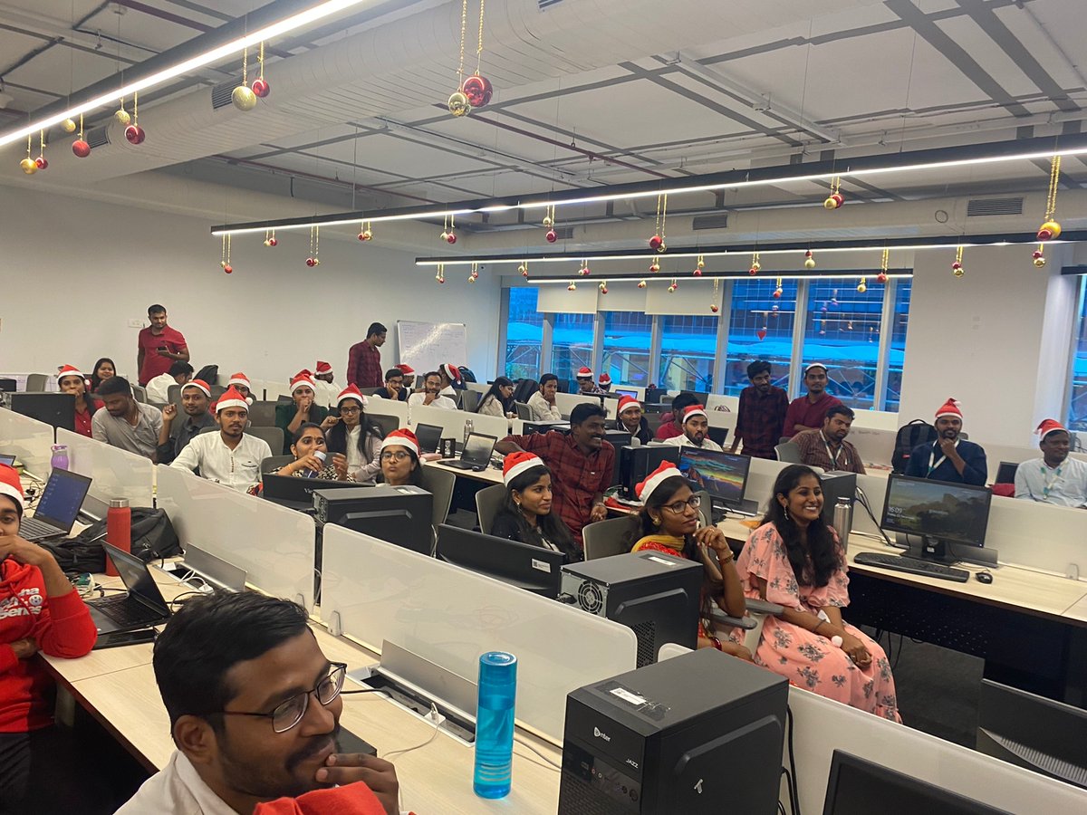 Allcloudhyd's tweet photo. Our Amazing team at AllCloud Added joy to this joyous occasion and celebrated the festive spirits of #christmas in full glory across our office with different decorative desks.
 
Here're glimpses of our #ChristmasCelebration at AllCloud Enterprise Solutions. 

#team https://t.co/AH4yvR67CQ