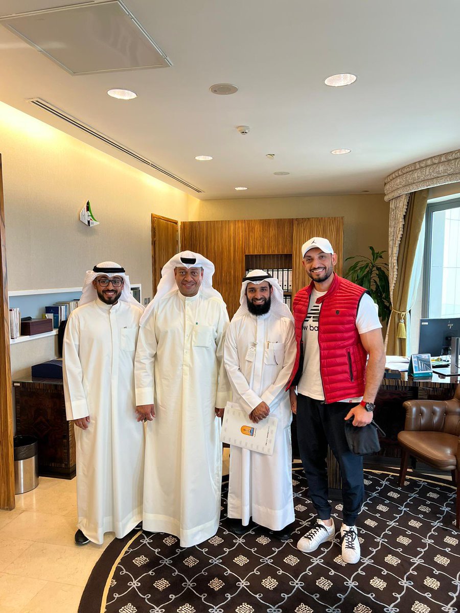 اجتماع اللجنة وجمعية المعلمين مع النائب الاستاذ الدكتور حمد المطر وتم ايصال مطالب اللجنة للنائب وكل الشكر على حسن الاستقبال والاستماع <a href="/MOEKUWAIT/">وزارة التربية</a> <a href="/kts_org_kw/">جمعية المعلمين الكويتية</a> <a href="/HamadAlmatar/">أ.د. حمد محمد المطر</a> #حقوق_معلمي_التربيةالبدنية
#وزارة_التربية