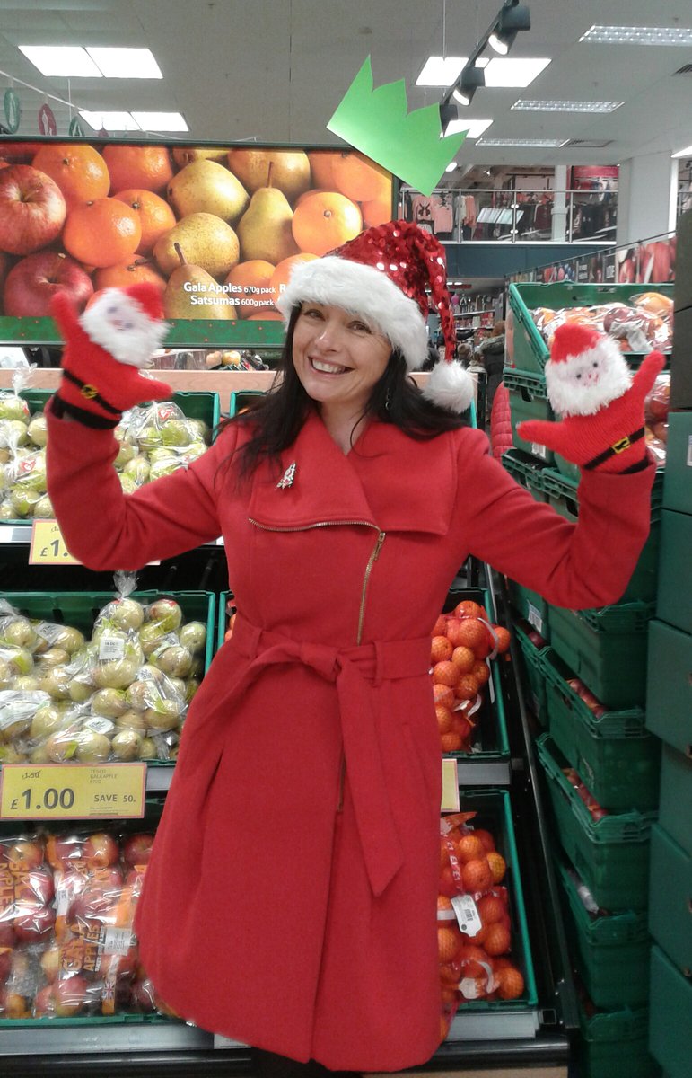 @OfficialPLT I've been feeling extra-festive this year. Here I am, doing my grocery shopping.
Merry Christmas to everyone at @OfficialPLT 
Thanks for all your hard work, throughout the year!
#PLTChristmas
