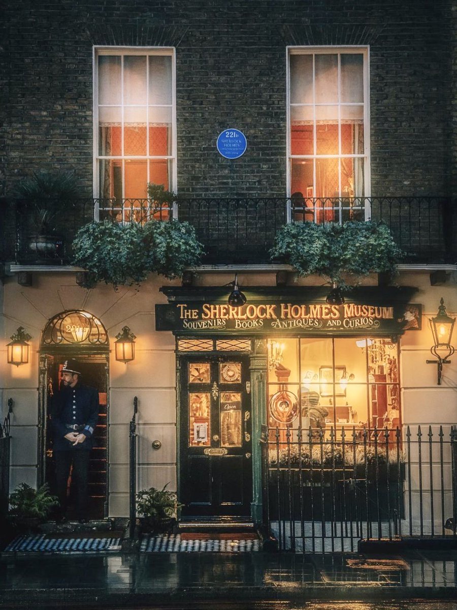 “The Sherlock Holmes Museum ~ 221b Baker Street, London” 🇬🇧🕵️‍♂️ #VisitLondon #historical #urban #architecture #colours #ambiance #lovely #cityvibe #photography by 📸: sami sert ⁦<a href="/samisrt/">Sami Sert</a>⁩ | IG 📚🧐