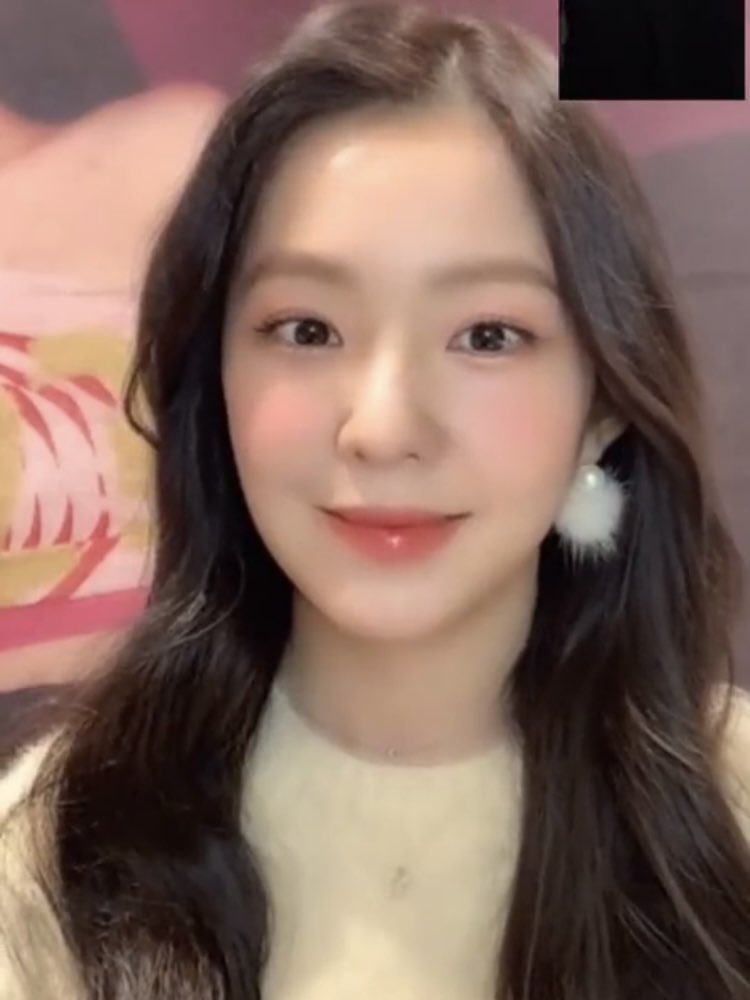 3___2__9's tweet photo. 신의 얼굴 아이린 언니도 영통하실 때 안광 장착+빡시게꾸미는데, https://t.co/isCsVlkWSB