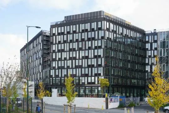 MaconsParisiens's tweet photo. @VilledeBagneux #LesMaçonsParisiens construisent "Network II", un ensemble immobilier à usage de bureaux de 28 000 m² de surface de plancher :
https://t.co/So6KMFQHJ2
Maîtres d’ouvrage : #Codic et @Nexity, conçu par l’atelier d’architecture @brenacgonzalez. #Construction #BTP https://t.co/fSbhaNkEwu