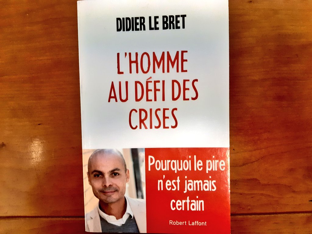 Etienne RP (@etiennerp) on Twitter photo 《L'Homme au défi des crises》de <a href="/Didier_LeBret/">Didier Le Bret</a> est le tableau d'un monde avançant sans boussole face aux crises, écrit par un #diplo2métier qui fut ambassadeur à Haïti pendant le tremblement de terre de janvier 2010 et directeur du Centre de crise du Quai d'Orsay de 2012 à 2015. 《L'Homme au défi des crises》de <a href="/Didier_LeBret/">Didier Le Bret</a> est le tableau d'un monde avançant sans boussole face aux crises, écrit par un #diplo2métier qui fut ambassadeur à Haïti pendant le tremblement de terre de janvier 2010 et directeur du Centre de crise du Quai d'Orsay de 2012 à 2015.