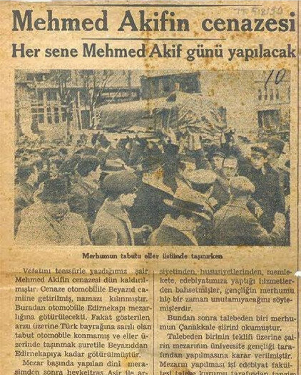 MehmetAsifAlan's tweet photo. Biliyor musunuz?
Merhum Mehmet Akif Ersoy'un cenazesi MTTB'li gençler (Edebiyat Fakültesi Talebe Derneği) tarafından, eller üzerinde taşınarak defnedilmiştir.
@iekarayel
#mttb
#mehmetakifersoy https://t.co/3xiJF6A6uU