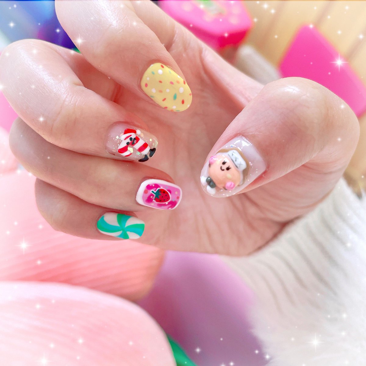 31x04dwahhx's tweet photo. candy canjai🍬🍭🎁🎄 

ชี้เป้า👉🏻 @_hereandnail ร้านประจำร้านเดิมคับ น้องนิ้วโป้งน่ารักมากกกกก เหมือนเป๊ะตรง ref ทุกนิ้ว!! 💗💖💕💞💘💓💝

#เล็บเจล #CandyChallenge https://t.co/bgdKA4PCeJ
