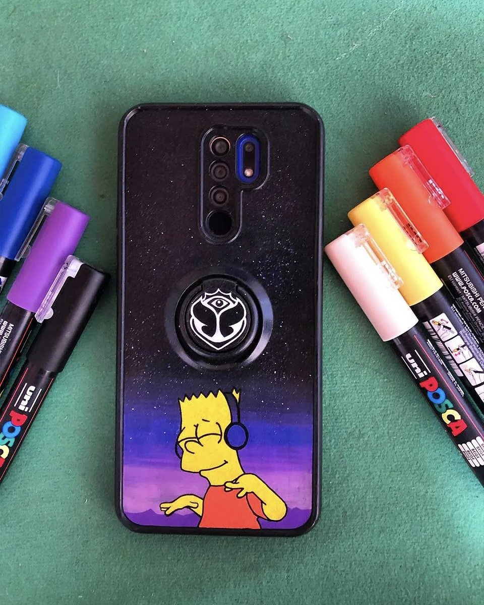 Name that tune which takes you to your happy place! 🎶 Our POSCA markers are ideal for customising your phone case with your creative vision! Thanks to @spiritmood.pe for this awesome space Bart Simpson design 🌃 🌟 #POSCA #POSCAart #POSCACustom #DIY #Upcycle #Art #Design
