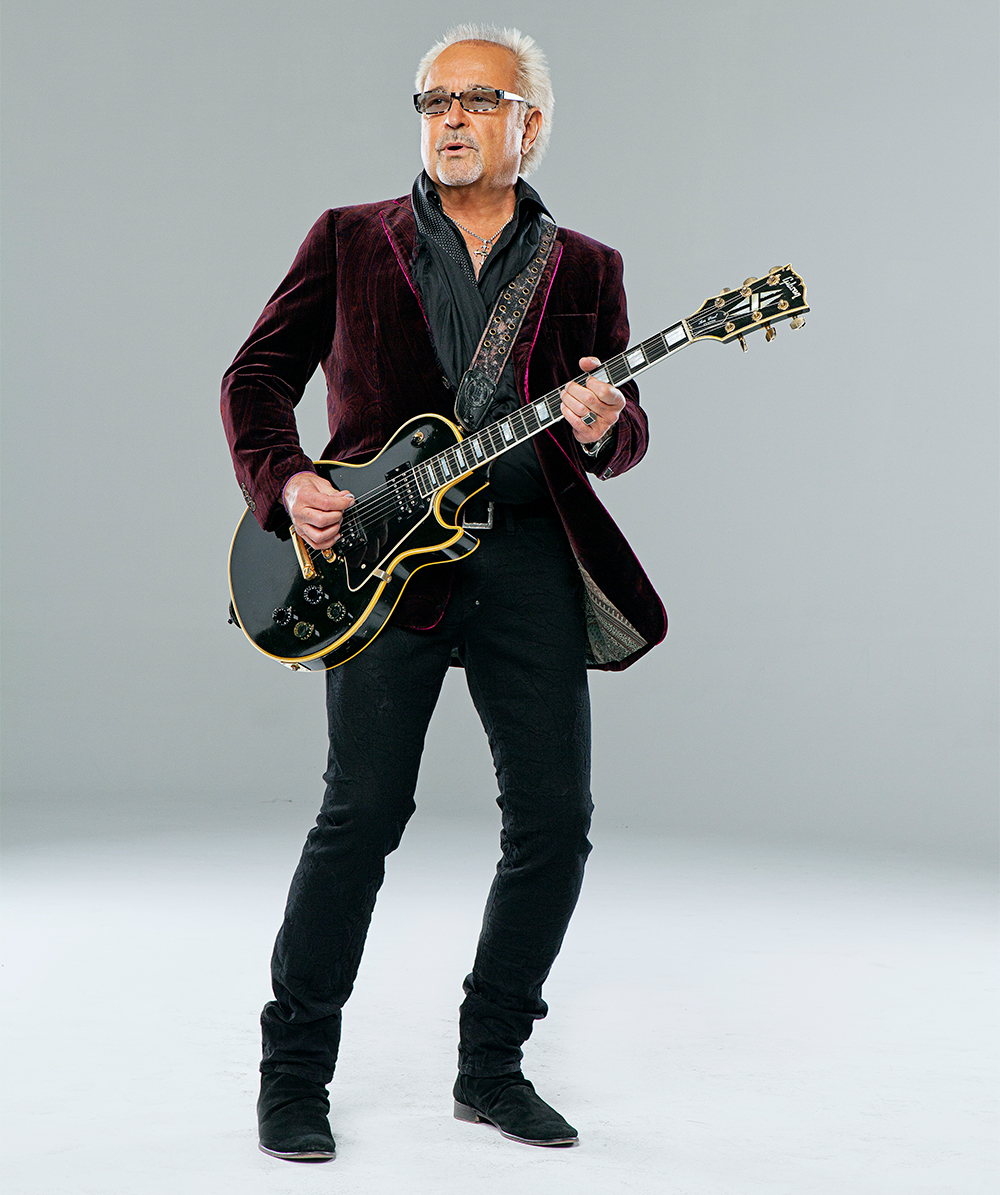 Hitos del Rock on Twitter "27121944 Nace Mick Jones (Portsmouth