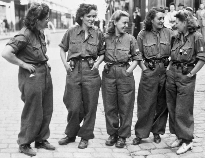 Limportant_fr's tweet photo. Ouvrières, châtelaines, postières, paysannes, étudiantes, ces femmes de l'ombre ont participé à la Résistance, mais l'histoire n'a pas retenu leurs noms https://t.co/AyzaFCr18z #Rediff2022 https://t.co/YV0zOd8BoE