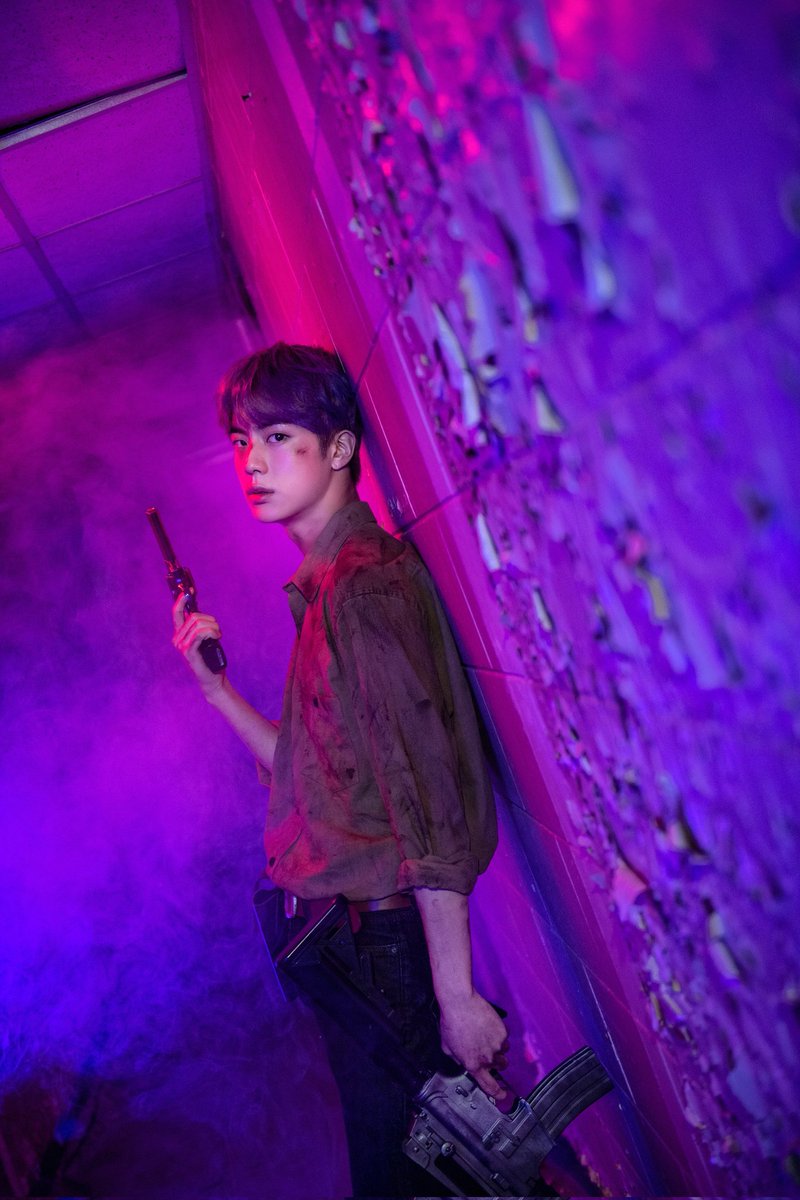 KindaDailyBTS's tweet photo. Today's Seokjin 👀🧟🔫
#SEOKJIN #JIN #btsjin #BTS #SeokjinCharts #KimSeokjin #BTSARMY #JinDay2022 #석진 #진 #방탄소년단 #방탄소년단진 #BTS_Proof #BTS_twt https://t.co/0L1J3KU57r