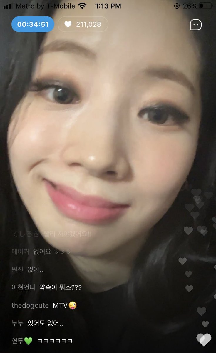 llldsunbae09's tweet photo. Onces begging Dahyun to go to sleep because she's still doing a Bubble live at 4am, even after performing at Psy's concert just a few hours earlier😂 https://t.co/2qQOGInMrz