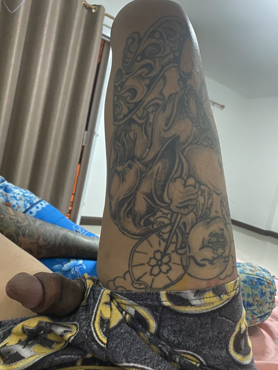 maxturlay's tweet photo. ลายสักสวยมั้ย 🤭 https://t.co/QAIOlvPuNK