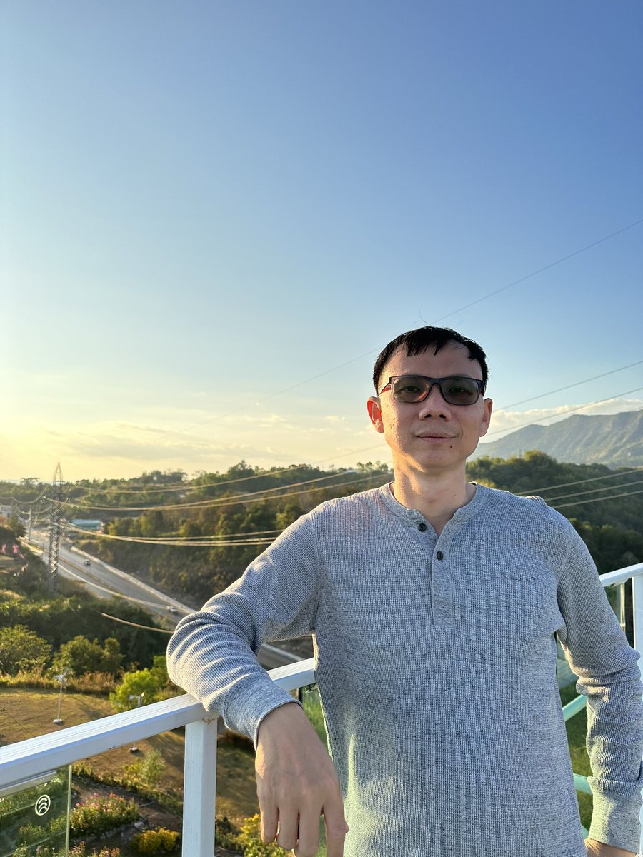 kafaak's tweet image. ส่วนตัวไม่คิดว่า #สกายวอล์กเขาค้อภูเลิศมีอะไรน่าสนใจนะ โดยเฉพาะสกายวอล์กคือผิดหวังมาก เพราะเราหวังว่าจะได้เดินสะพานพื้นกระจกยาวๆ แต่ของจริงคือเป็นกระจกระยะสั้นๆ มากๆๆๆๆ มีรีวิวใน Google Maps เรียกว่าเป็น Tourist trap เลยทีเดียว

ผมว่าถ้ามันมีแค่นี้ ค่าเข้าควรจะถูกกว่านี้ #triptwt