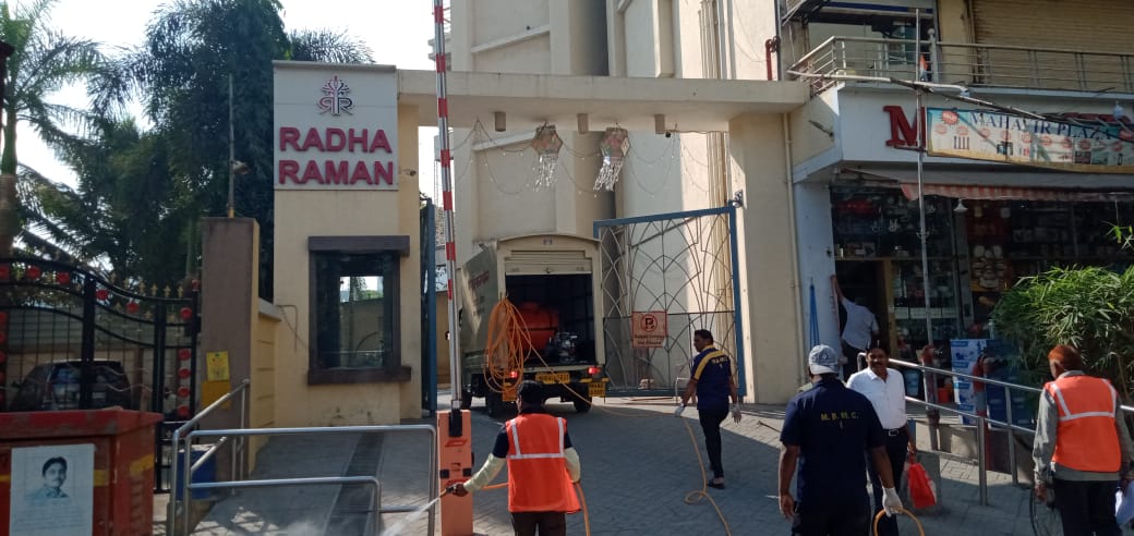 reenamehtaoffi1's tweet photo. आज मीरा भायंदर महानगरपालिका द्वारा प्रभाग क्र. २३ के परिसर में जेट स्प्रे किया गया |
#MBMC #jetspray https://t.co/ZhxTthcmwz