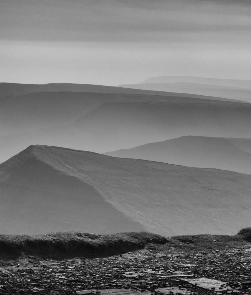 Layers 
.
.
#misty #foggy #Sky #ScenicsNature #Morning #Landscape #Tranquility #Nature #nikon #nikonphotography #nikonz6ii #breconbeacons #breconbeaconsnationalpark #abovetheclouds #ordnancesurvey #neverstopexploring #ukhikes #ukoutdoors #thegreatoutdoor… instagr.am/p/Cmq1C2FNLA8/